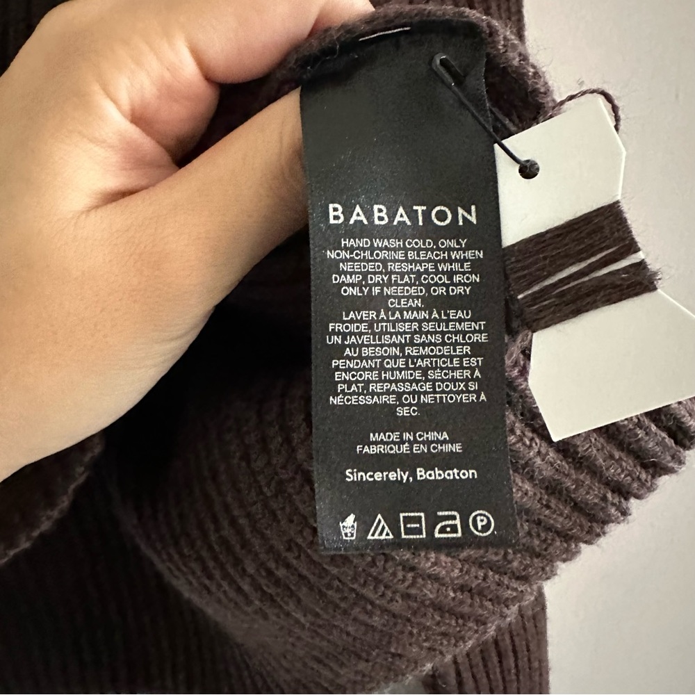 COPY - Aritzia Babaton Guell Cropped Wool Turtleneck Sweater - Picture 4 of 6